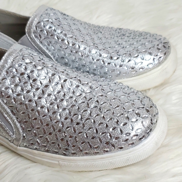 Carlos by Carlos Santana Sunnie Silver jeweled Tennis Shoes Size 8.5 - Picture 2 of 10
